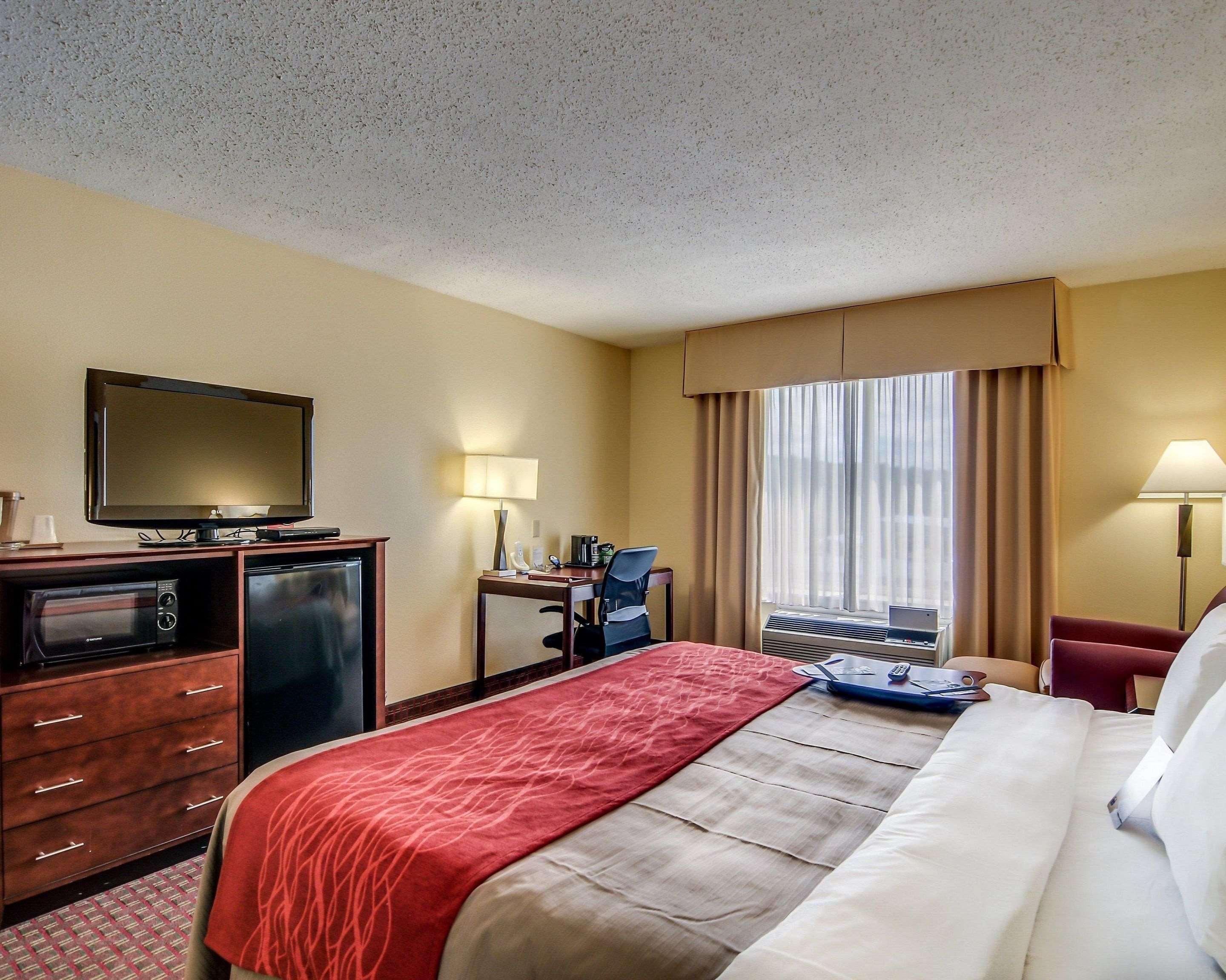 Comfort Inn & Suites Hillsville I-77 Exterior photo