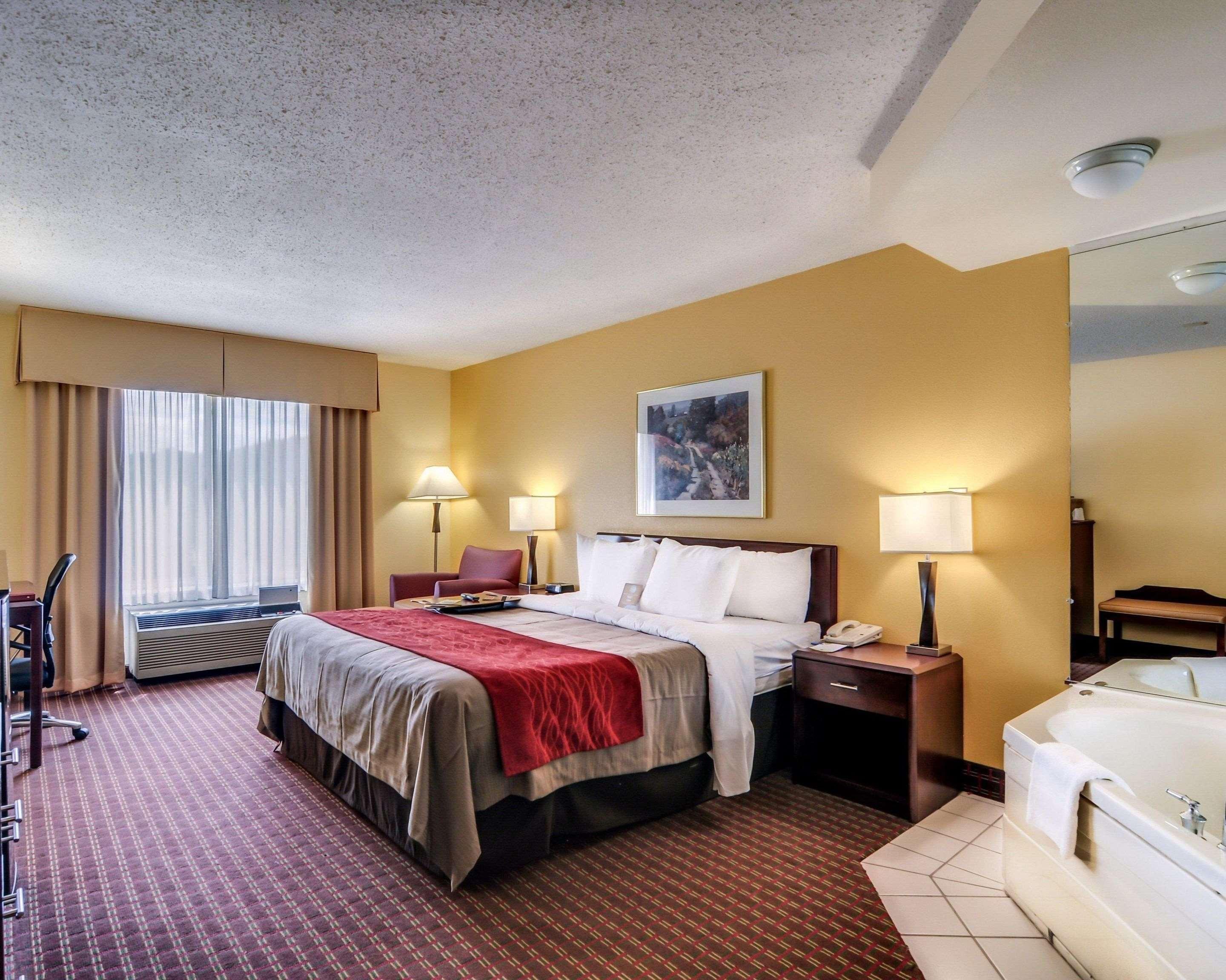 Comfort Inn & Suites Hillsville I-77 Exterior photo