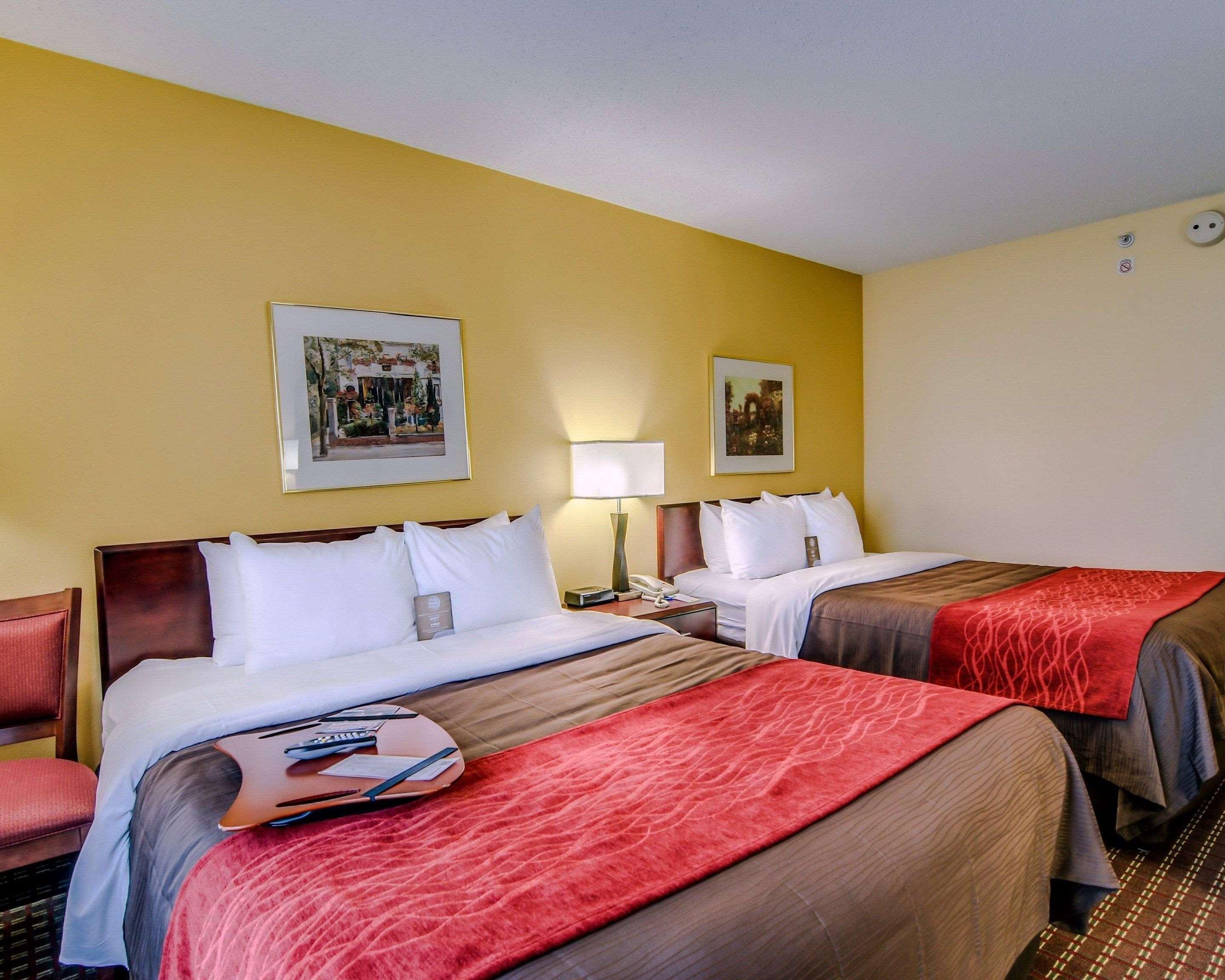 Comfort Inn & Suites Hillsville I-77 Exterior photo